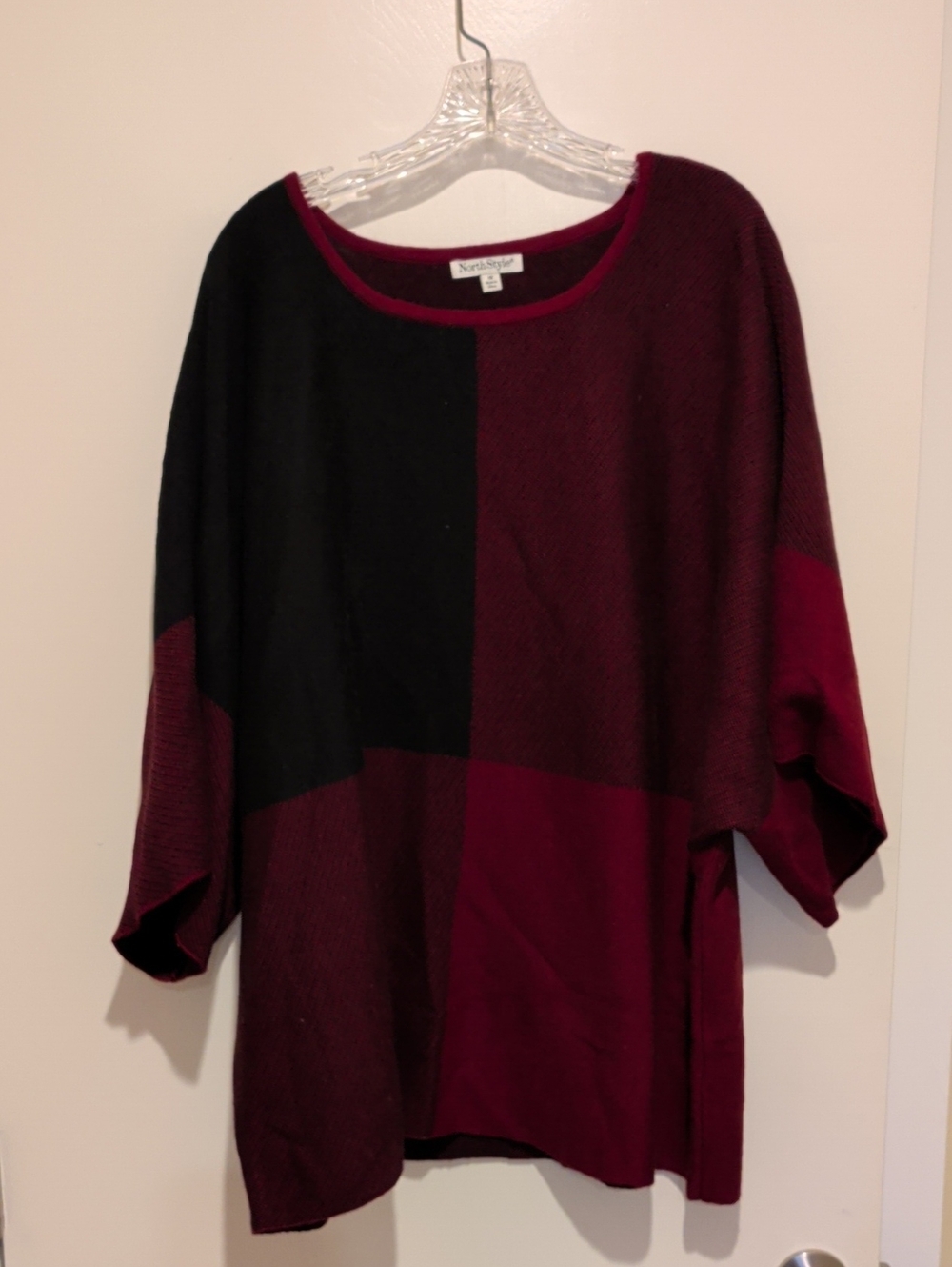 NorthStyle Colorblock Scoop Neck Sweater - Black & Burgundy